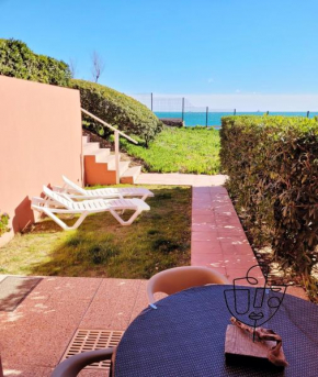 Cosy T2 refait à neuf climatisé, vue mer avec terrasse et jardin, Wifi piscine tennis et parking